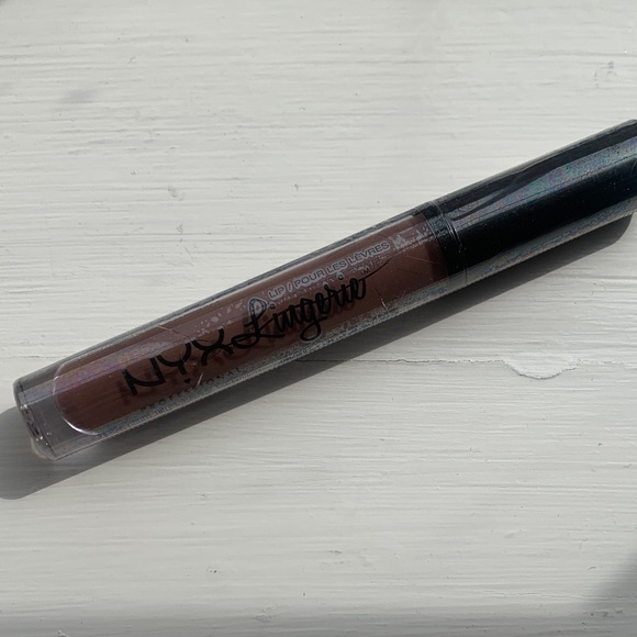 NYX Lingerie Lipstick - 10 Teddy - Picture 1 of 3